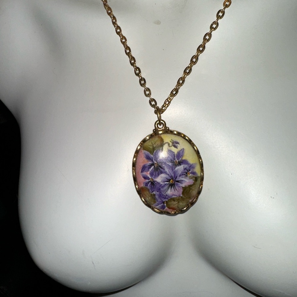 vintage purple flower pendant necklace